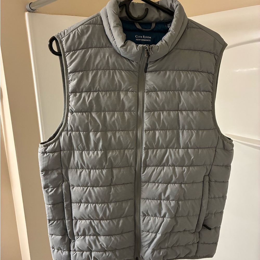 Club Room Men's Light Gray Quilted Vest